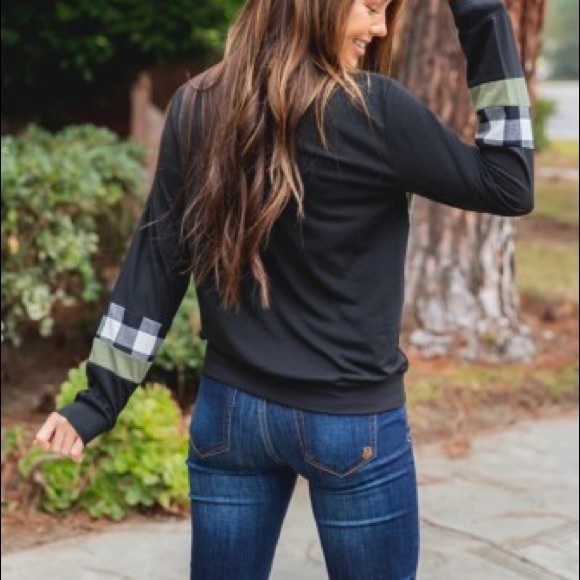 Color black long sleeve top - Picture 3 of 3